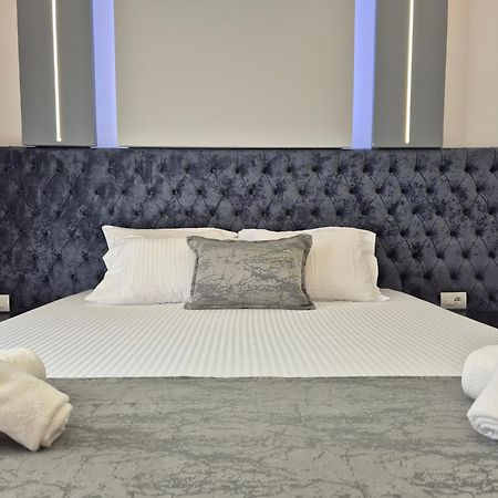 Vila Roxhest Sarandë Esterno foto