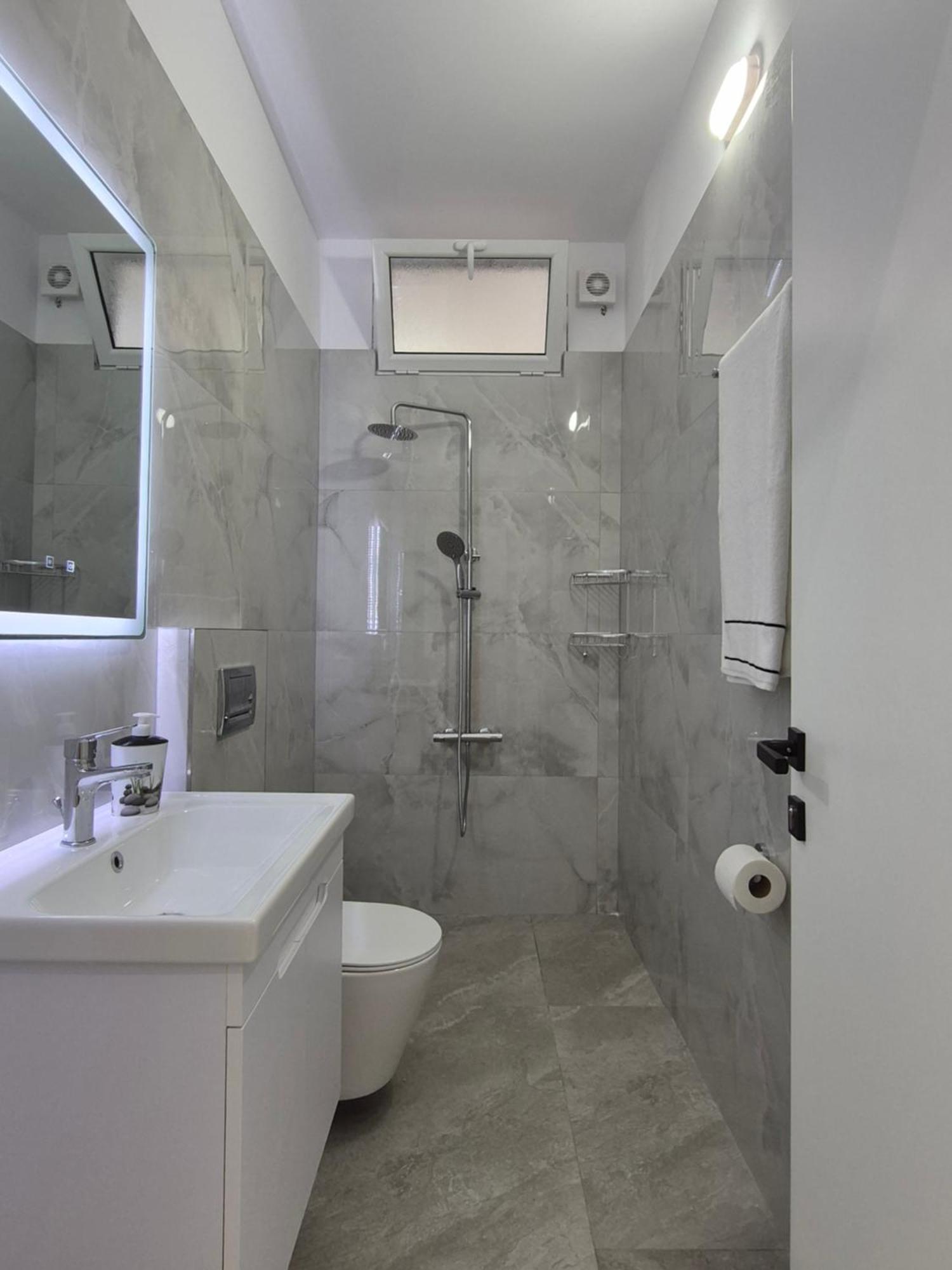 Vila Roxhest Sarandë Esterno foto