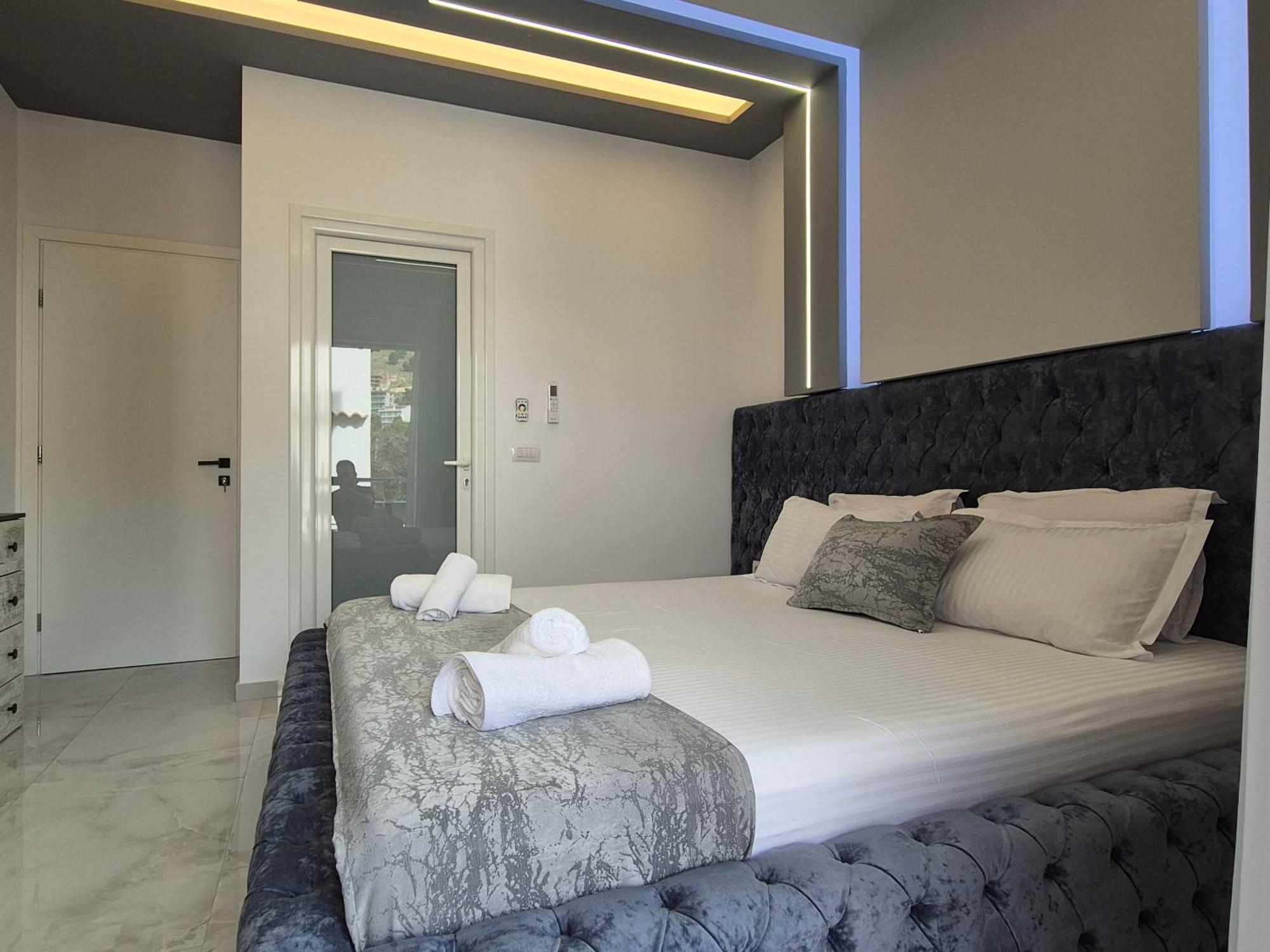 Vila Roxhest Sarandë Esterno foto
