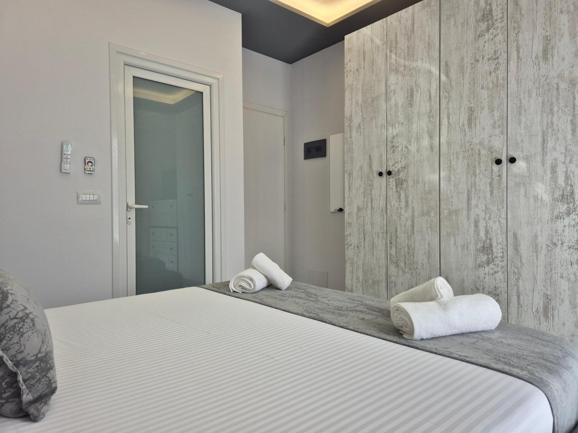Vila Roxhest Sarandë Esterno foto