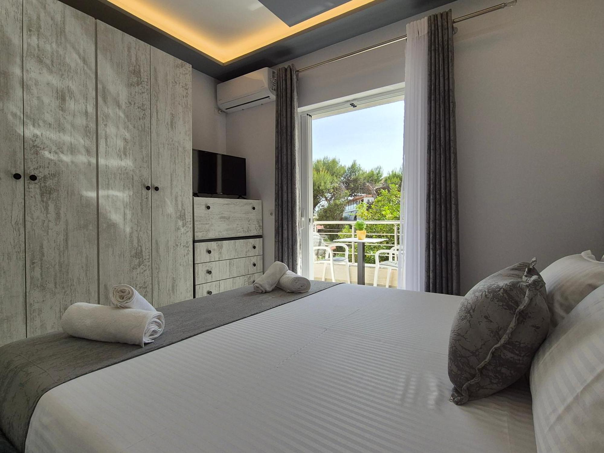 Vila Roxhest Sarandë Esterno foto
