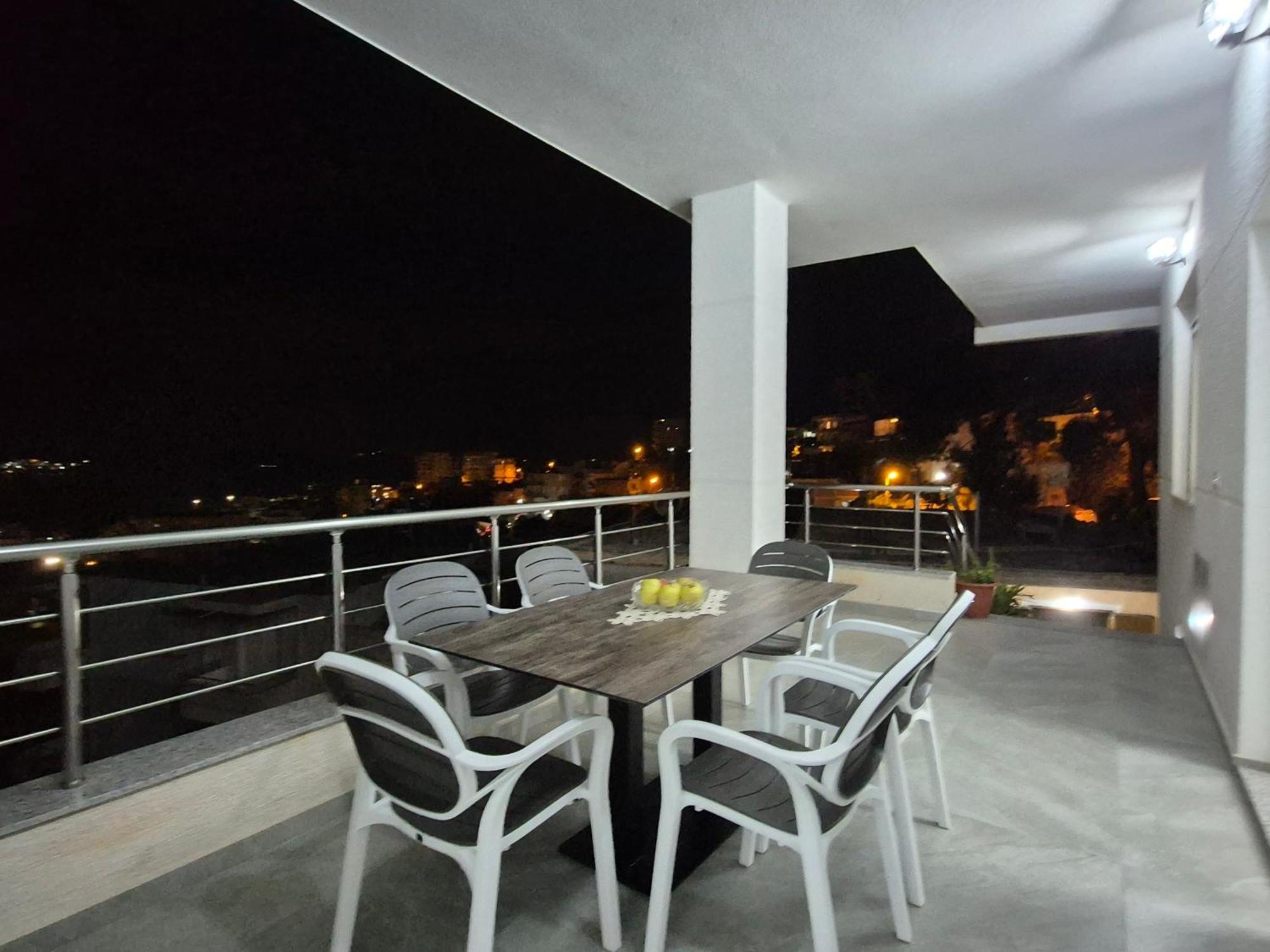 Vila Roxhest Sarandë Esterno foto